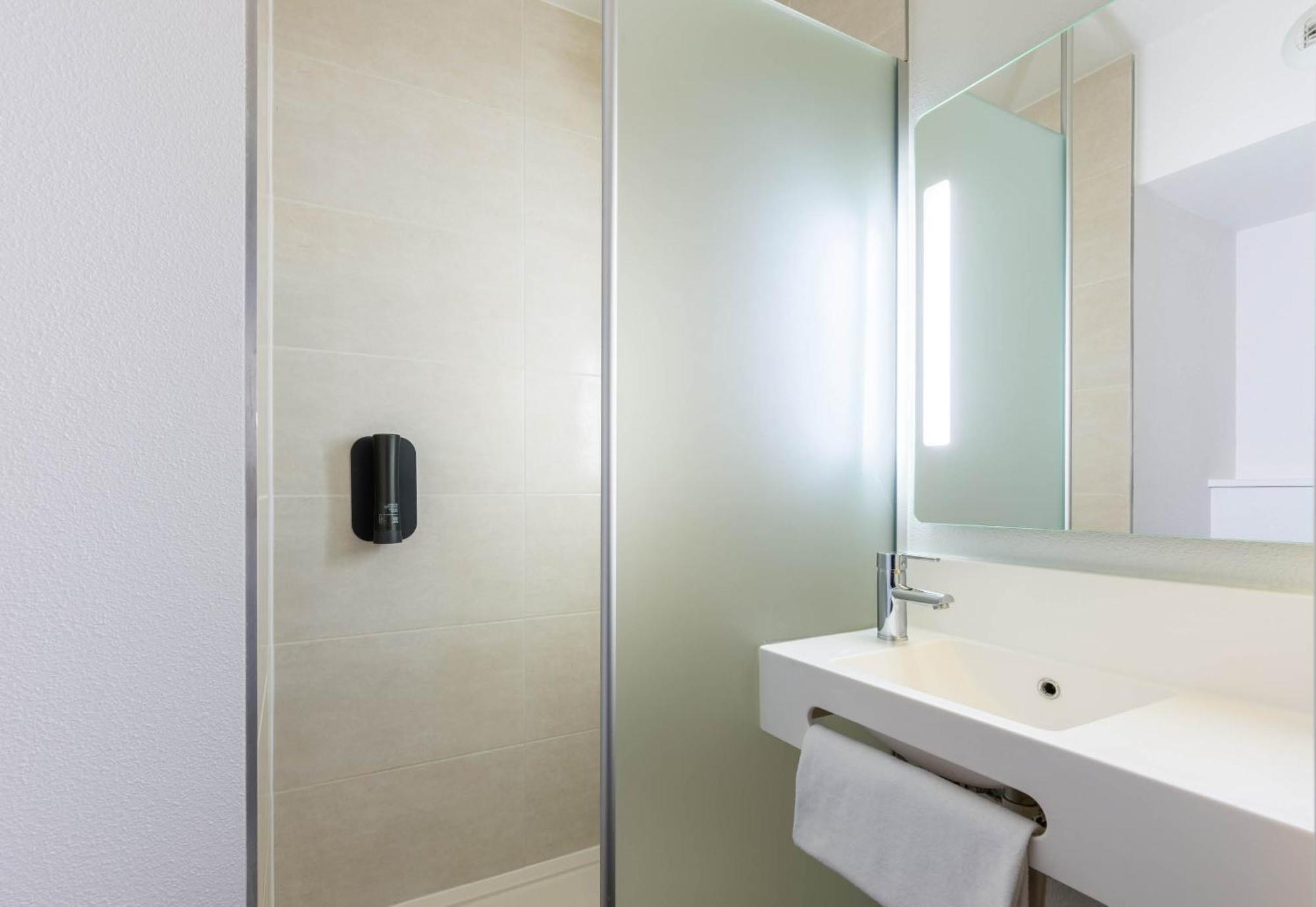 B&B Hotel Lille Roubaix Campus Gare Ngoại thất bức ảnh